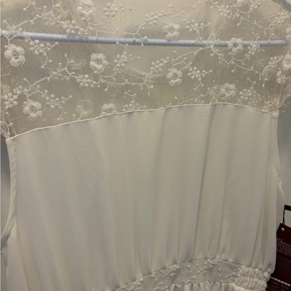 Chic White Lace Maxi Dress - Picture 3 of 4